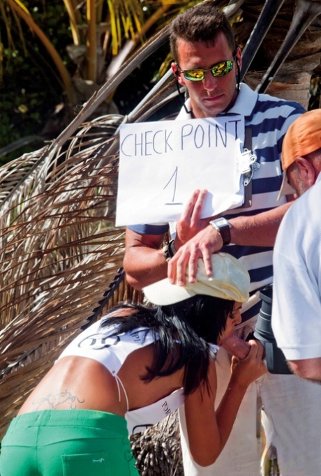 Horny runners pause on the beach for a refreshing ass sport orgy break