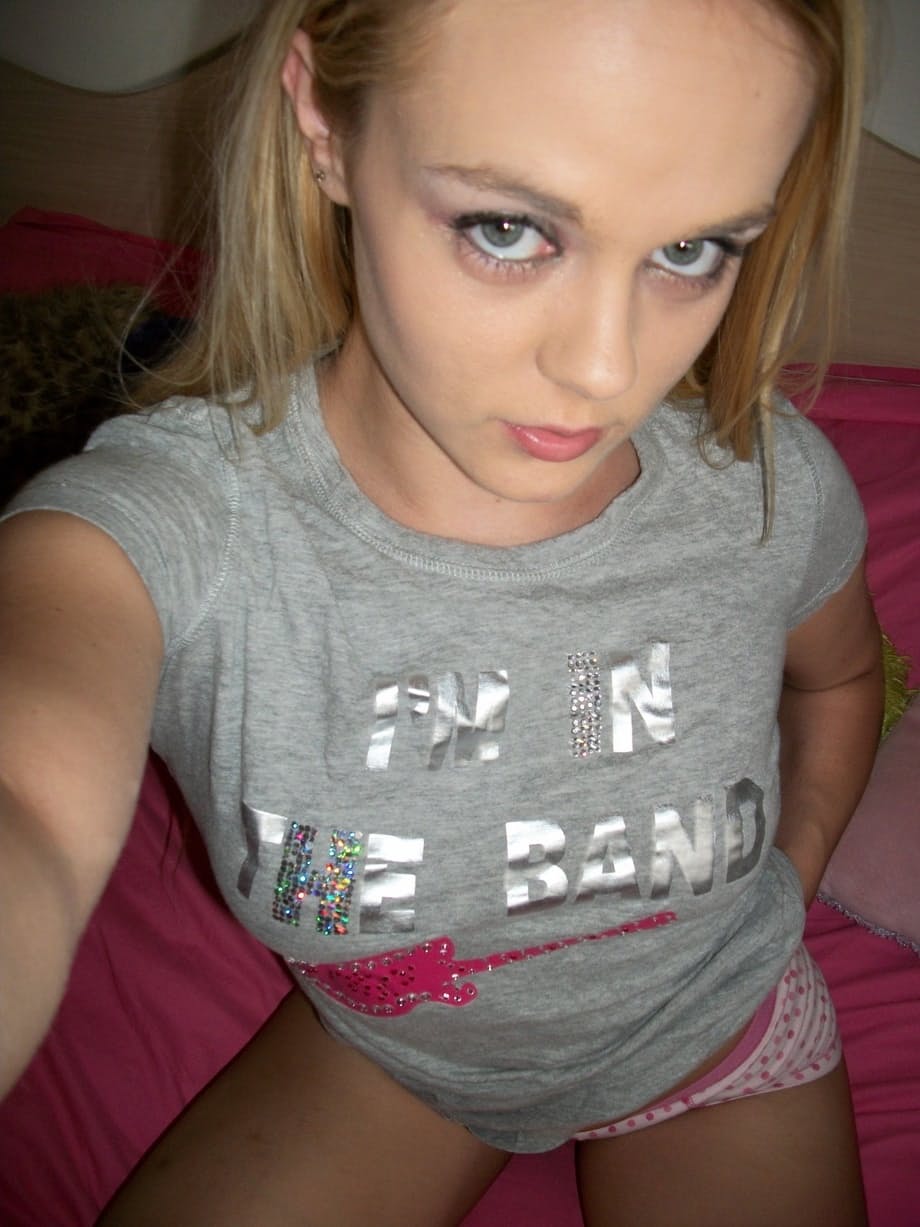 Cute blonde girl Bri Skies takes selfies while she exposes her horny body