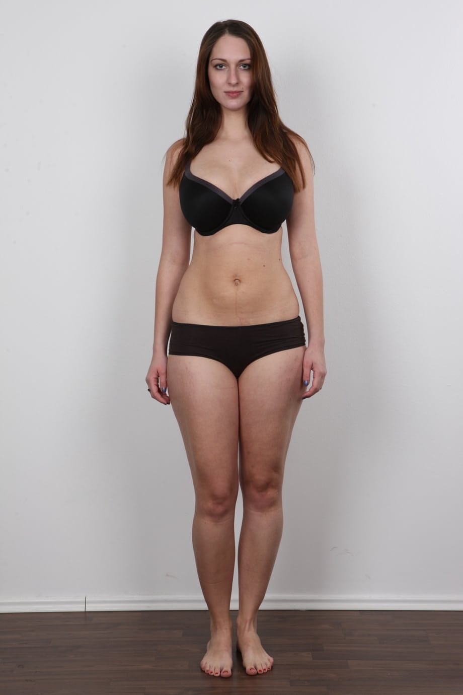 Amateur model Tereza undresses to model in the nude for first time