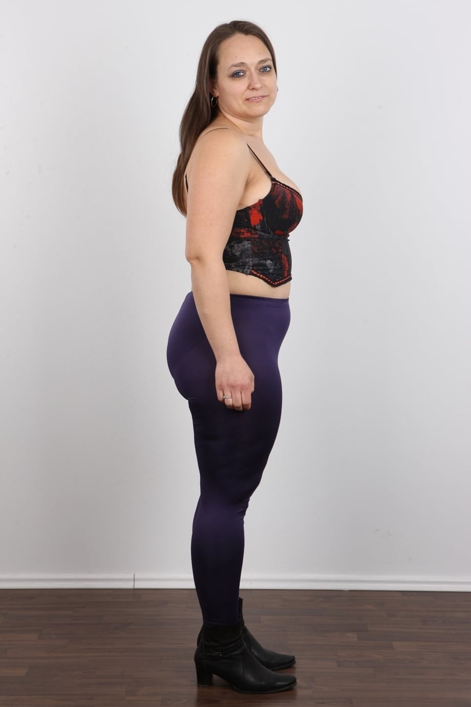 Chubby Czech mature woman Helena gets naked at the castings