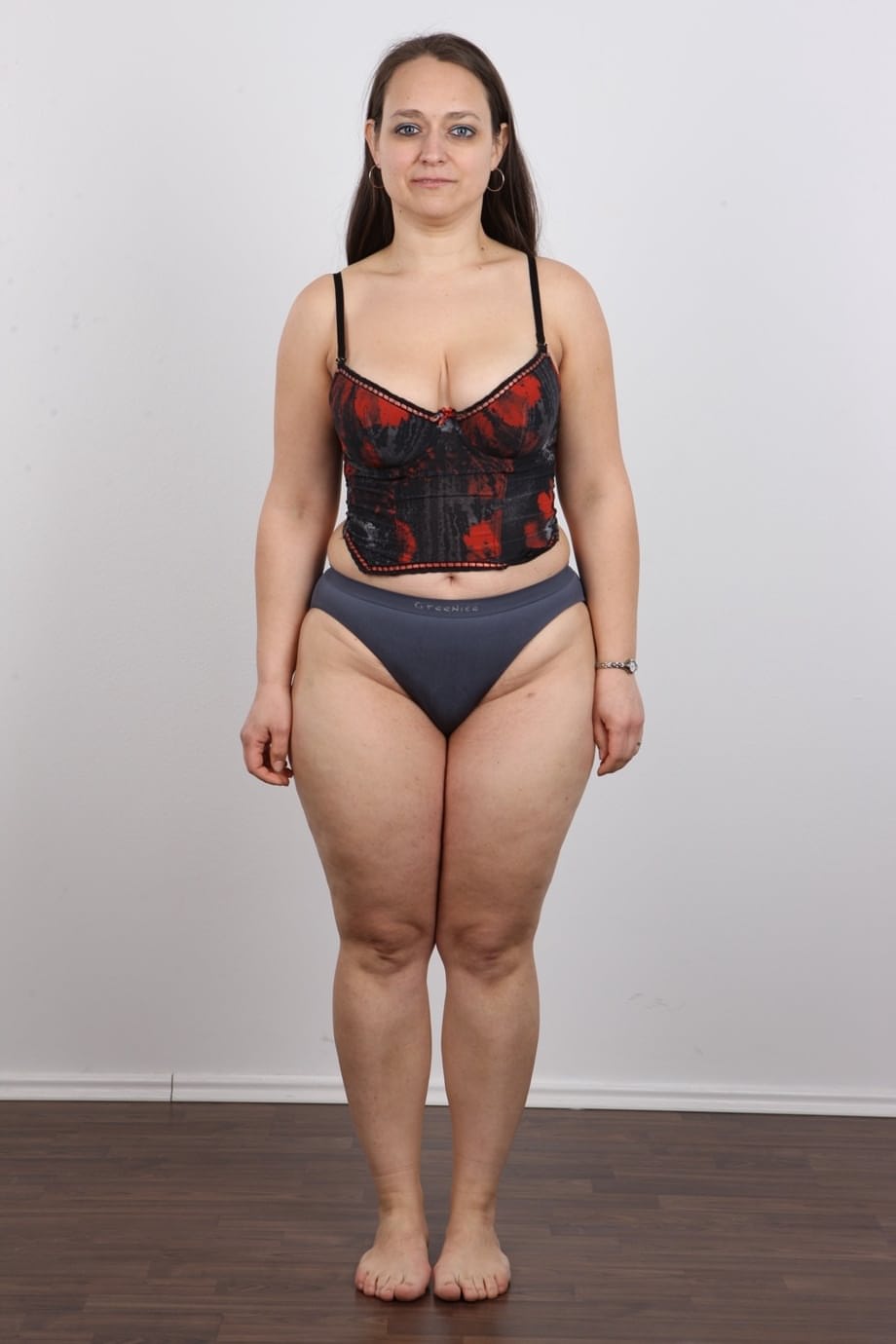 Chubby Czech mature woman Helena gets naked at the castings