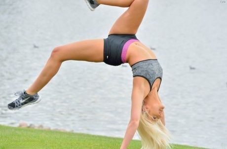 Athletic girl kaylie bares her toned and fit body and spreads her shaved pussy