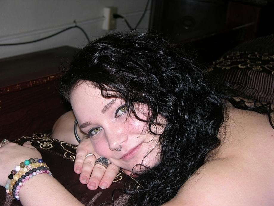 Chubby pagan chick Kat S makes her nude debut wearing a black choker