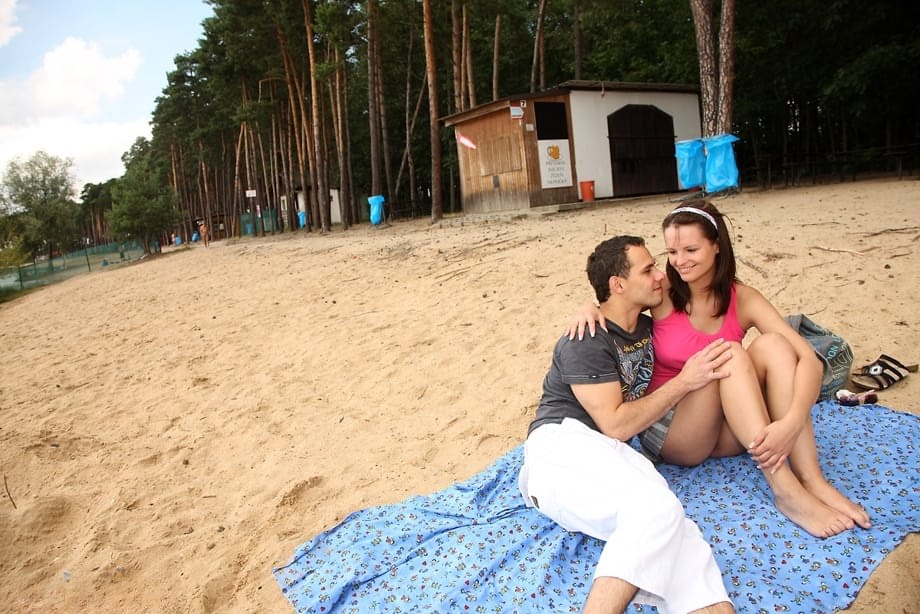 Cute teen girl avoids unwanted pregnancy by sucking off her bf at campground