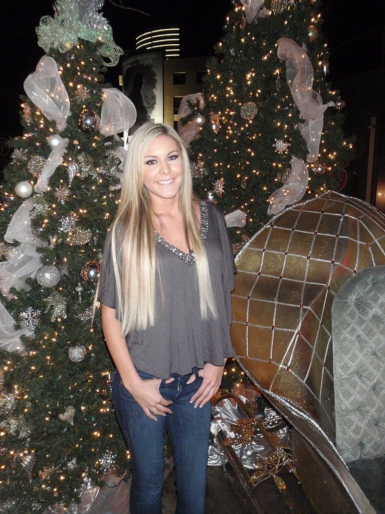 Sexy blonde girlfriend enjoys showing off her bare ass wherever she goes