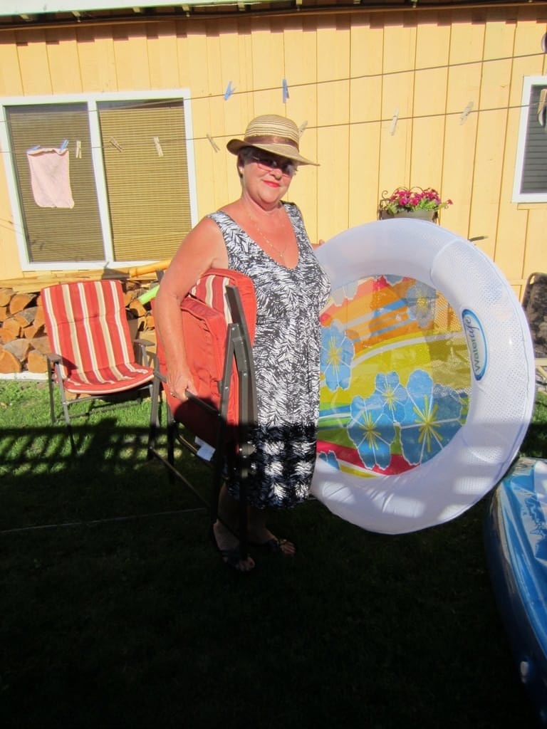 Fatty mature granny Girdle Goddess peels to enjoy wading pool skinny dip