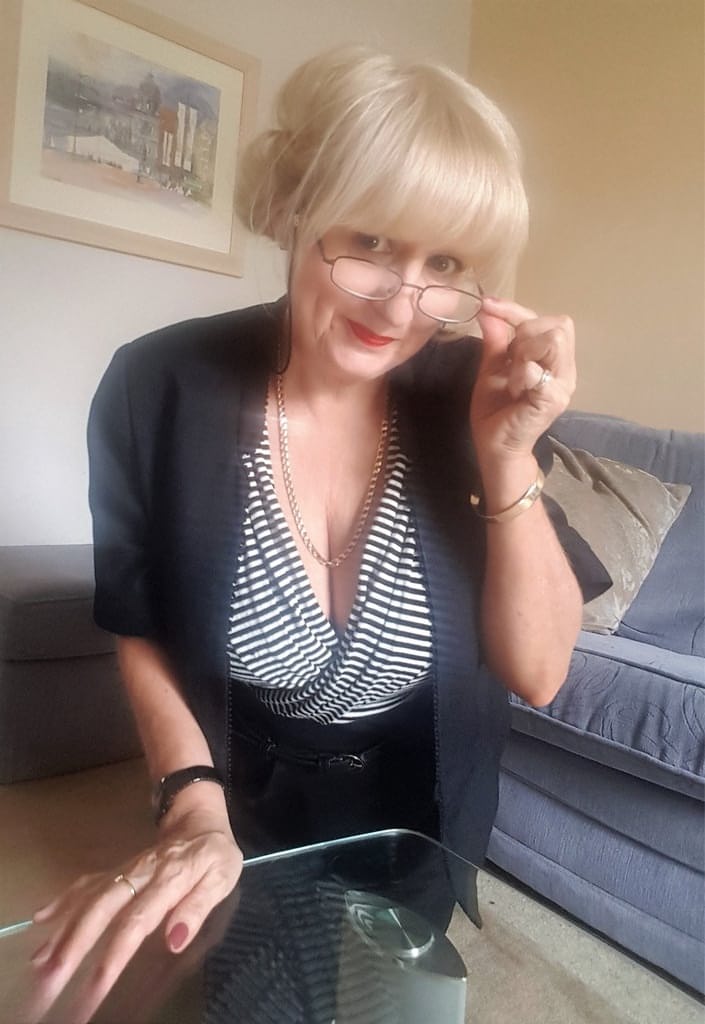 Beautiful mature Lorna Blu exposes great big boobs for hot titjob with cumshot