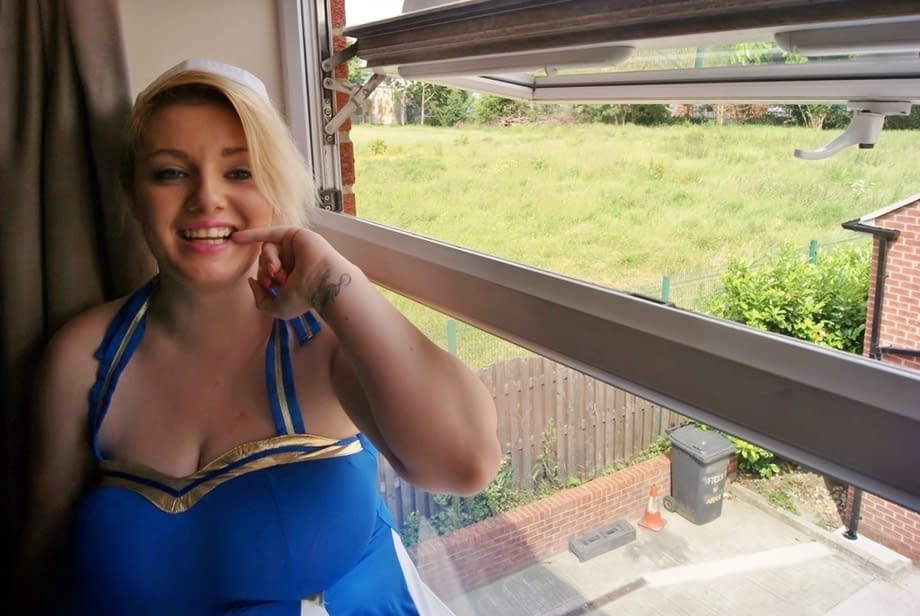 Big chubby JessicasHoneyz bends for naked upskirt & offers up huge big tits