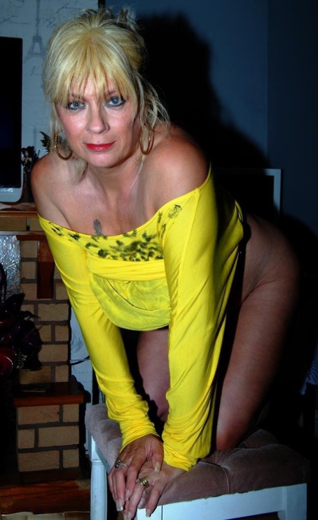 Hot mature Dimonty hikes short dress for nude upskirt & reveals her big tits