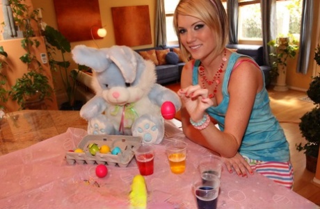 18 year old blonde goes pussy to mouth after making Easter eggs