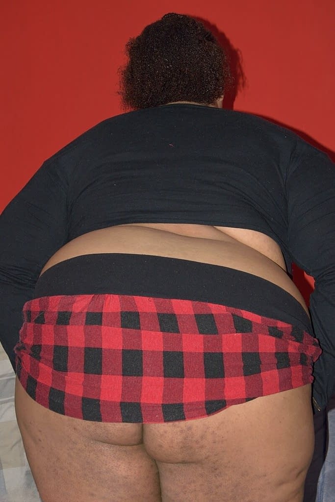 SSBBBW Curvybunnyb reaches around her fat belly to pet her vagina