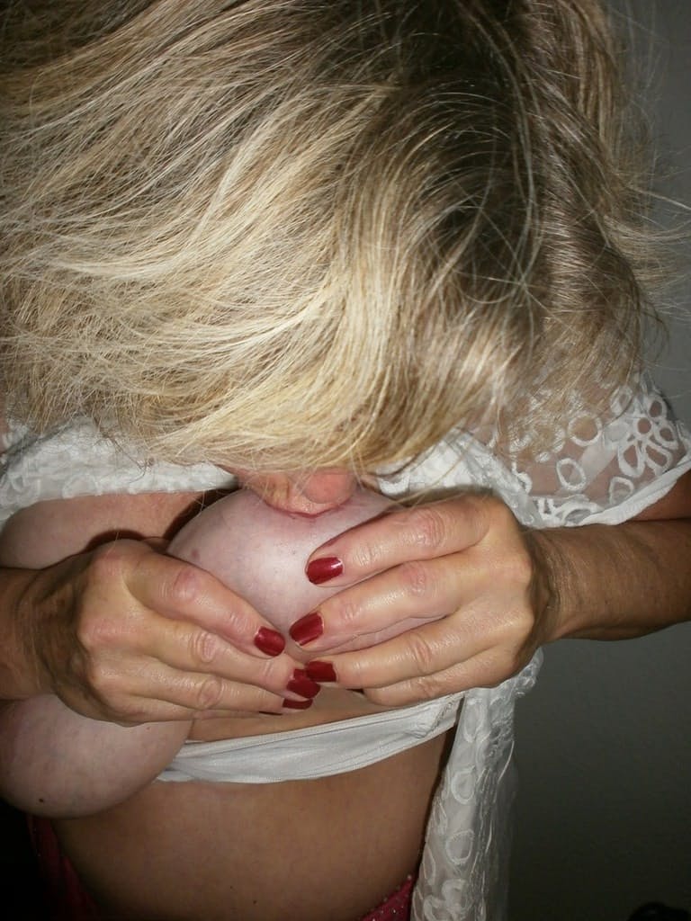 Kinky amateur mature woman Caro reveals and pleases her wolf hairy twat