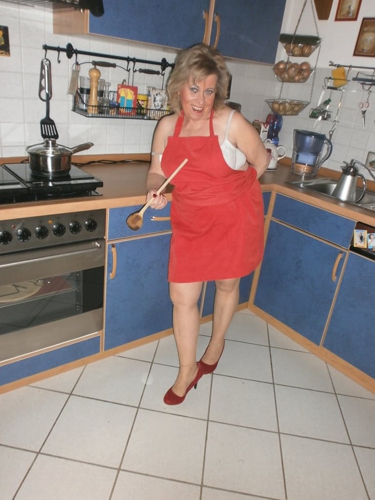 Slutty amateur housewife Caro could not resist masturbating in the kitchen
