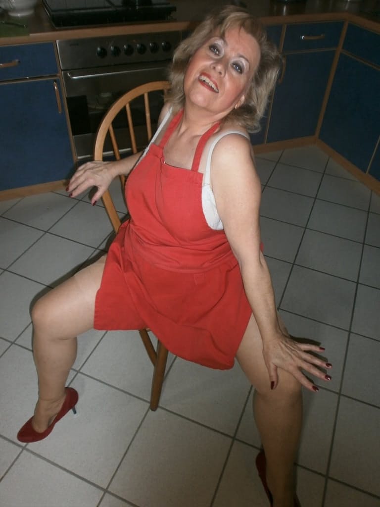 Slutty amateur housewife Caro could not resist masturbating in the kitchen