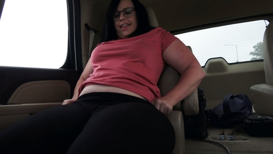 Amateur BBW Virgo Peridot flashes her tits and ass outdoors before POV sex