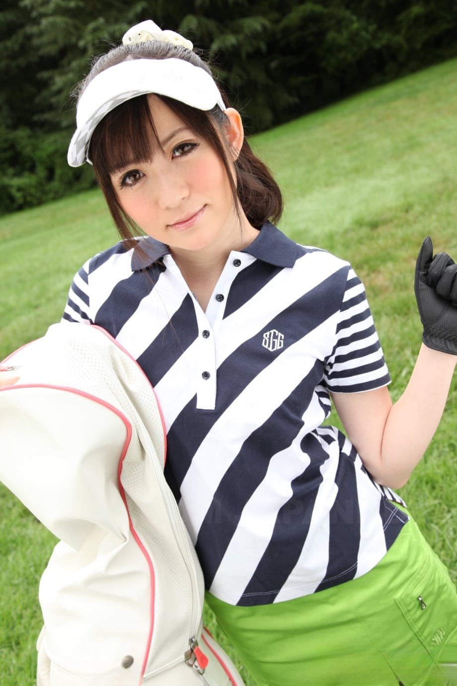 Gorgeous Japanese sports girl flashing sexy panty upskirt on the golf links