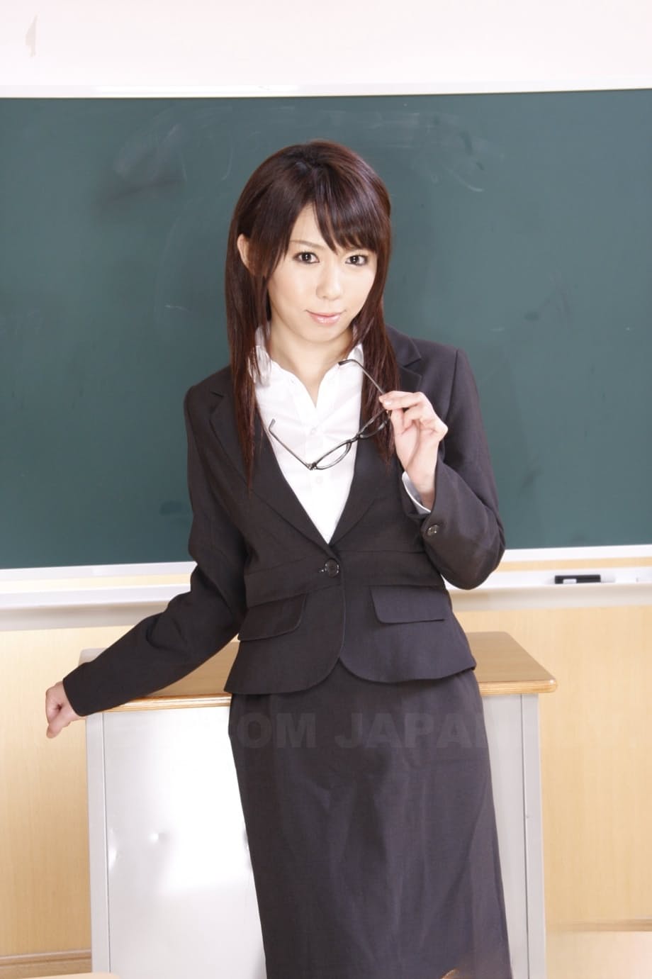 Japanese schoolteacher Maho Sawai dons blindfold and gag after showing bush