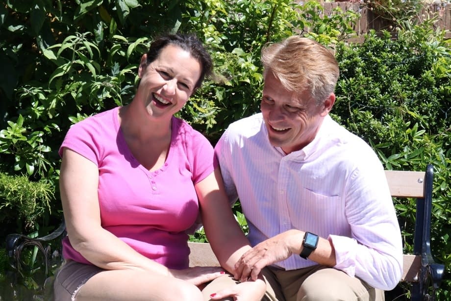 Big boobed amateur Eva Jayne gets banged on a blanket in the garden