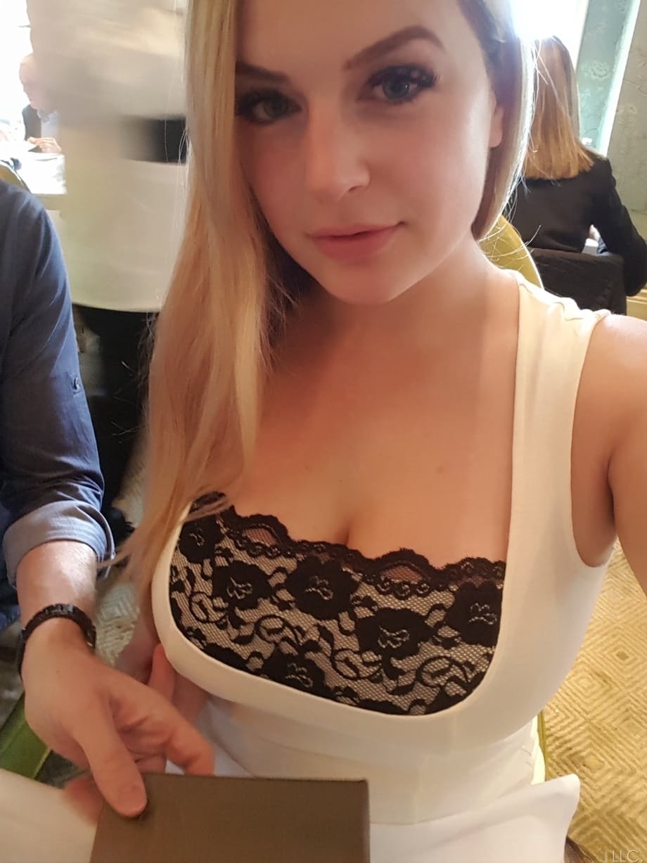 Blonde amateur Danielle takes a variety of nude and non nude self shots