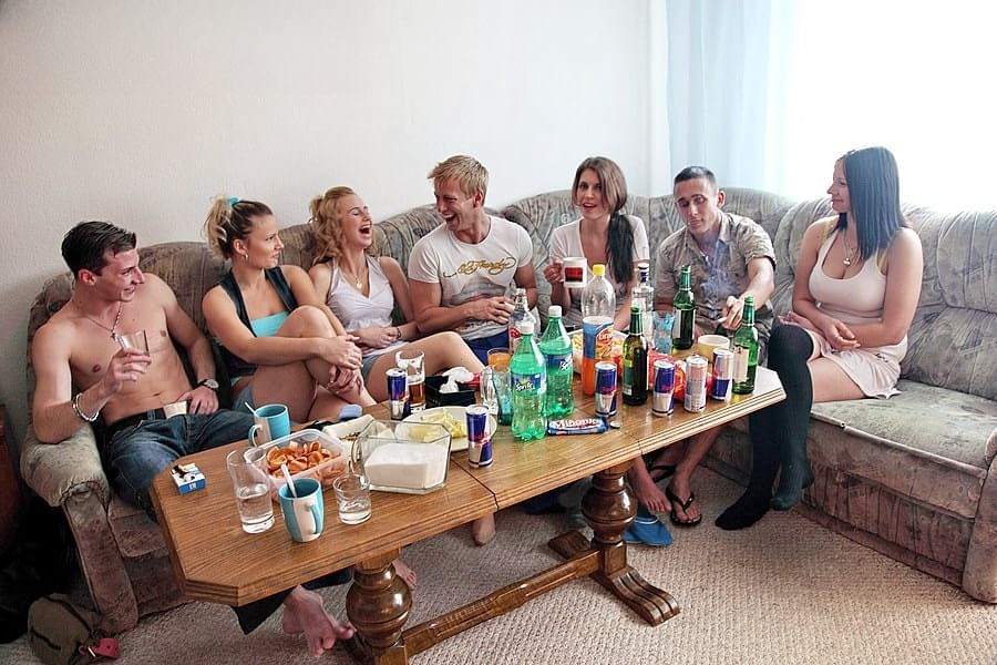 College students prime for hardcore group sex by getting drunk
