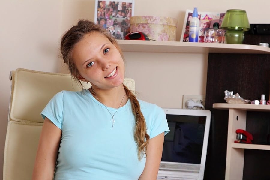 Amateur model Katya shows off her damp pussy during close up action