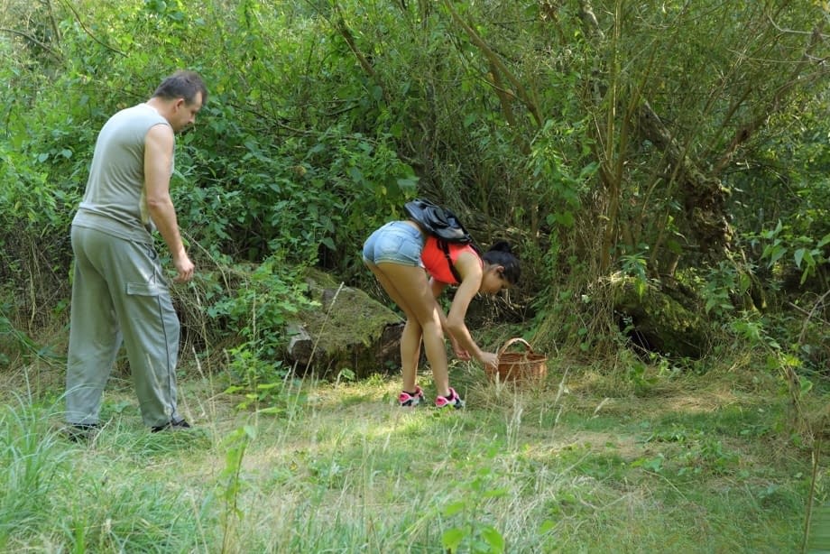 Young brunette gets fucked by an old man while picking berries