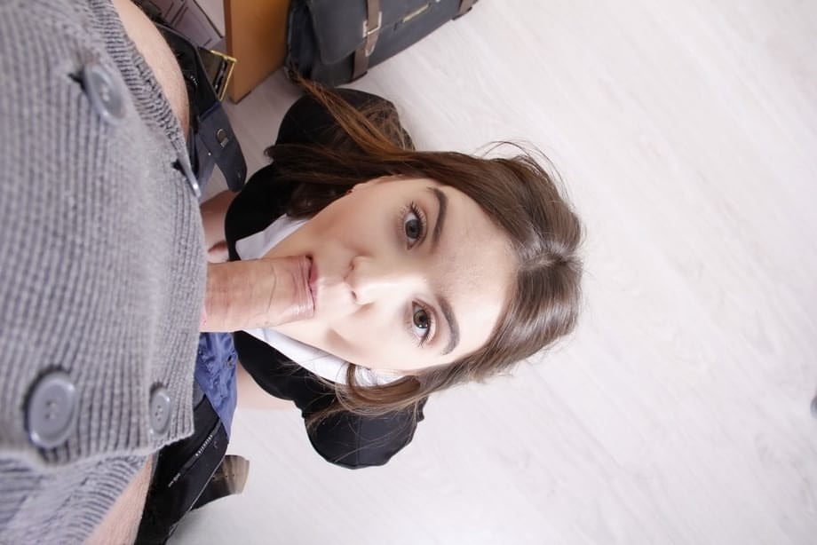 Sexy college girl flashes ass and leg while seducing her professor