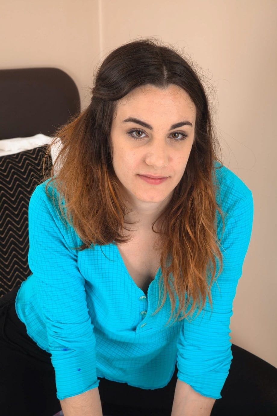 Caucasian chick Aragne proudly exhibits her hairy pussy and ass