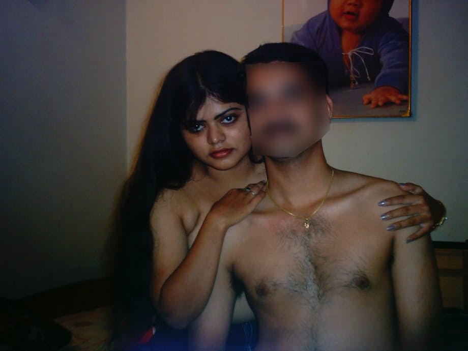 Naked Indian wife Neha gives a BJ after receiving cunnilingus from her man