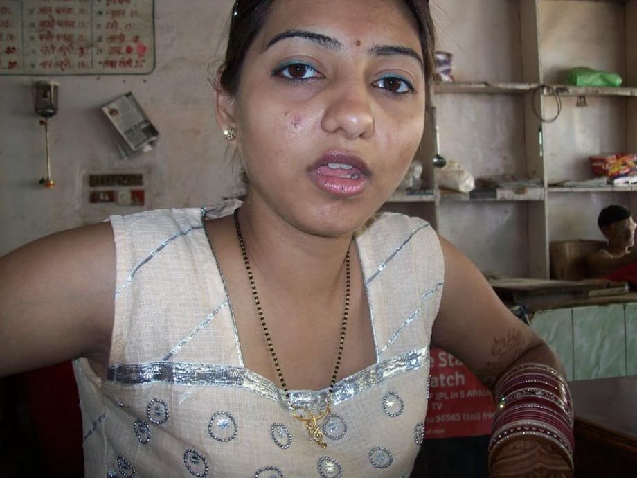 Indian girl models for nude nude shoot during her honeymoon