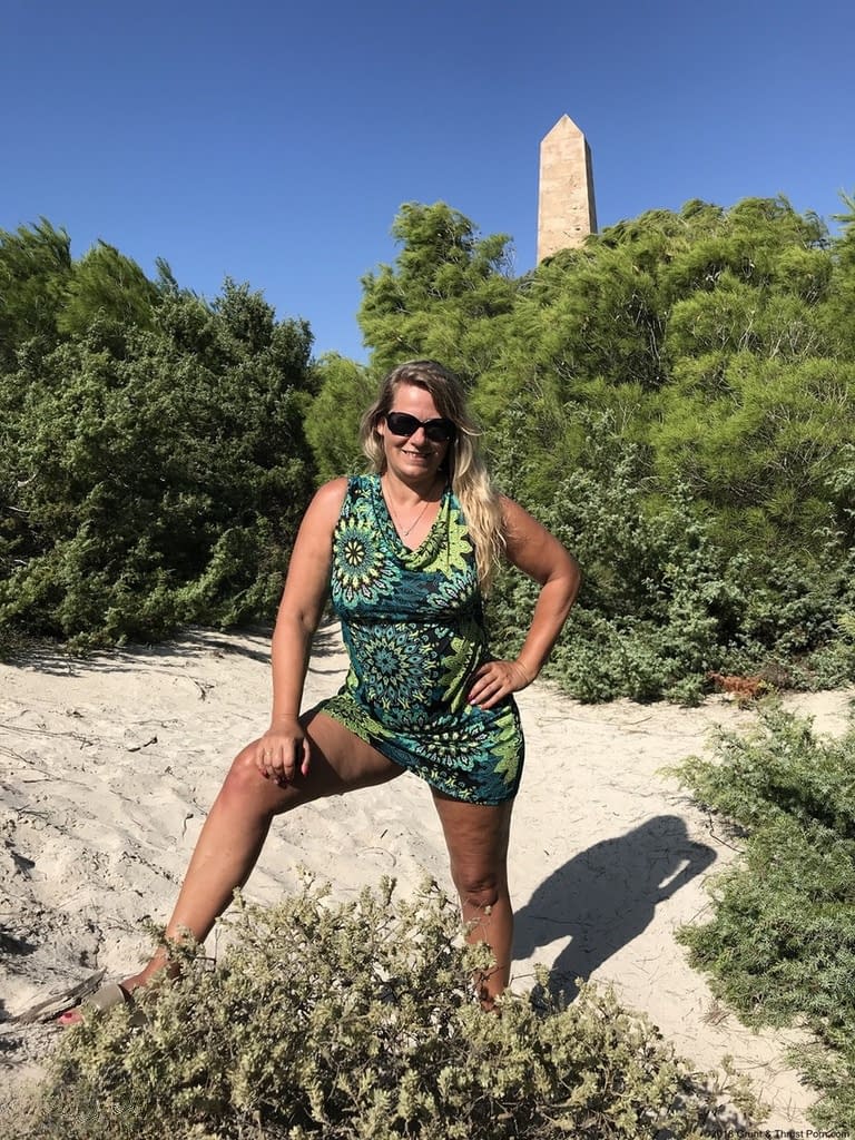 Fat amateur Sweet Susi cups her big boobs after baring her butt on sandy dune