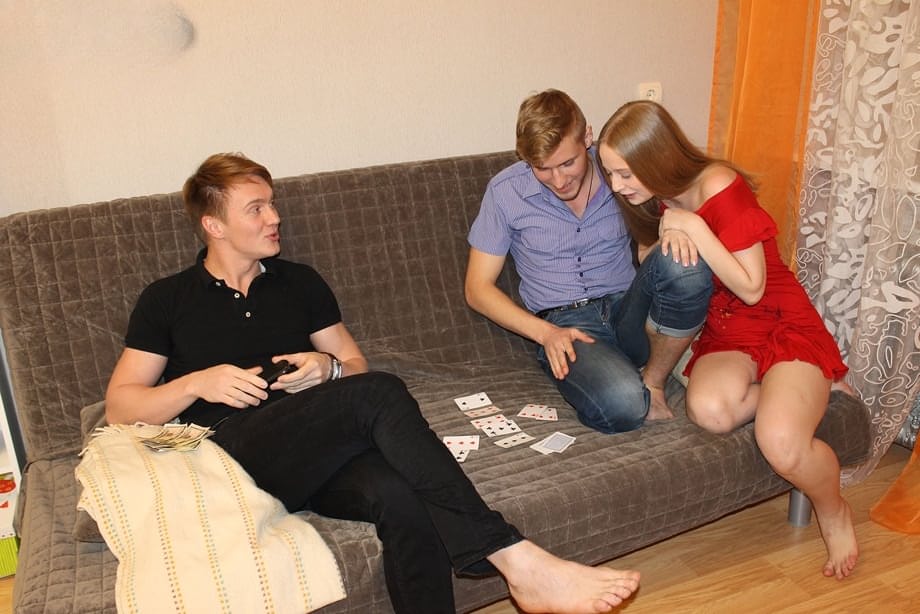 Teen girlfriend has sex with another man to settle her bf's poker debts