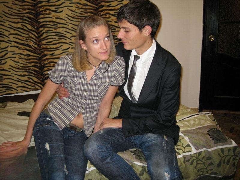 Teen lovers remove denim jeans prior to trying anal sex