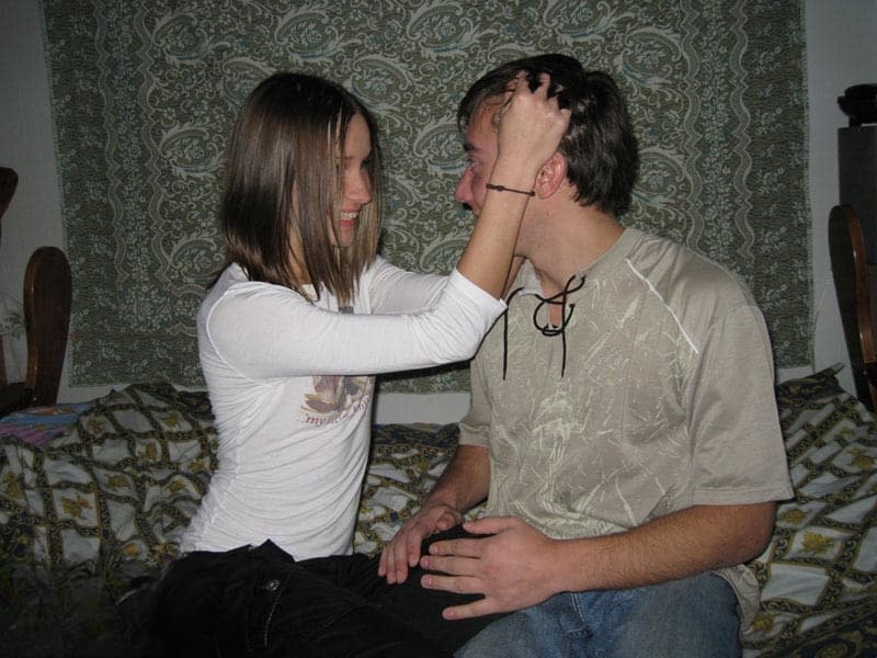 Skinny young girl sucks on on her boyfriend's penis before anal fucking