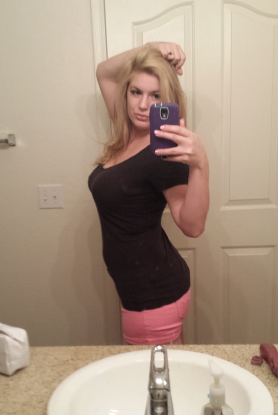 Amateur model Danielle Ftv takes non nude selfies in a variety of outfits