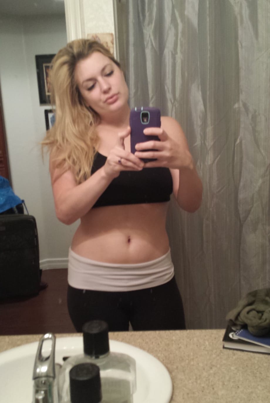 Amateur model Danielle Ftv takes non nude selfies in a variety of outfits