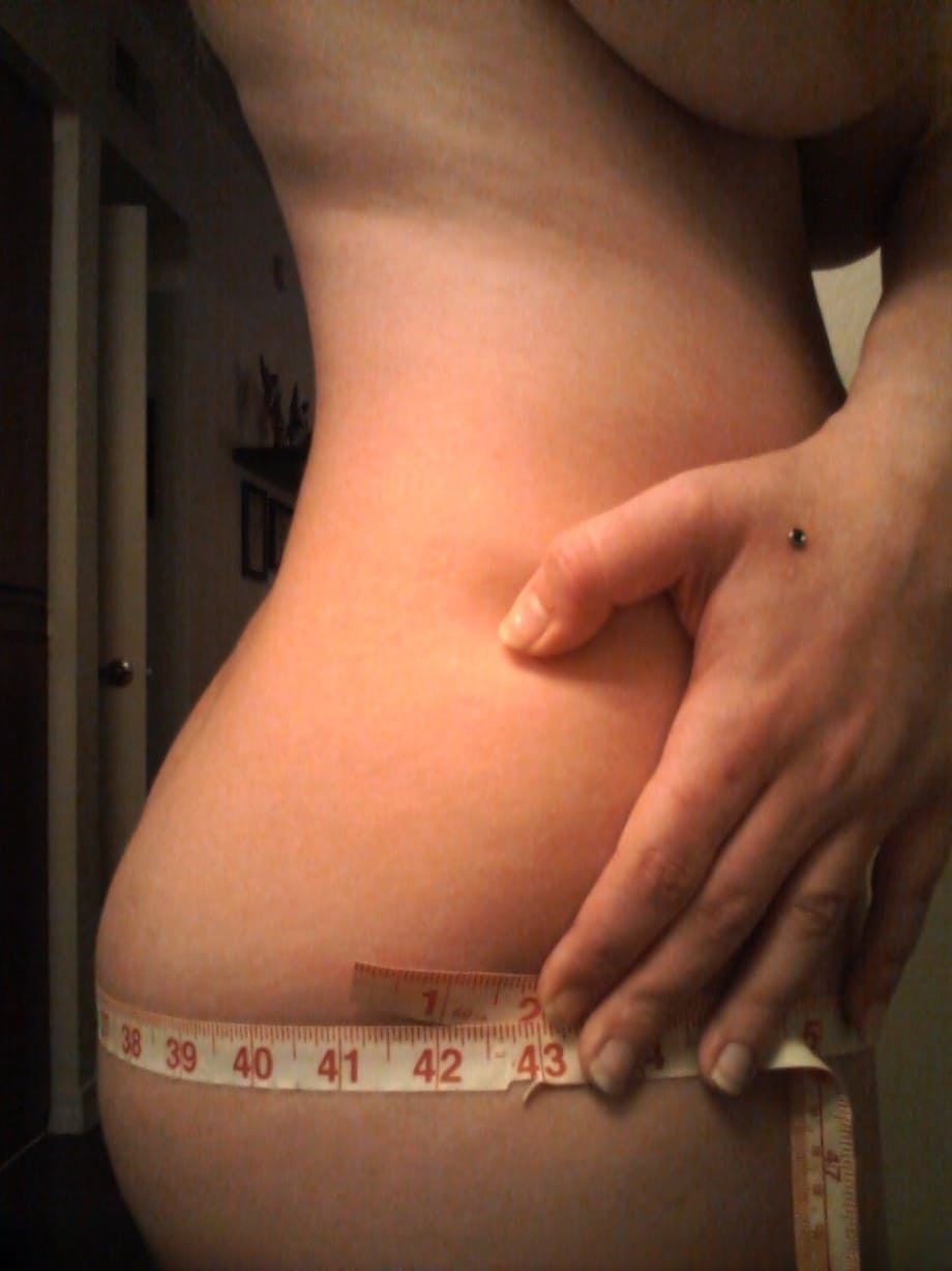 Blonde amateur Danielle takes non nude selfies of her daily life