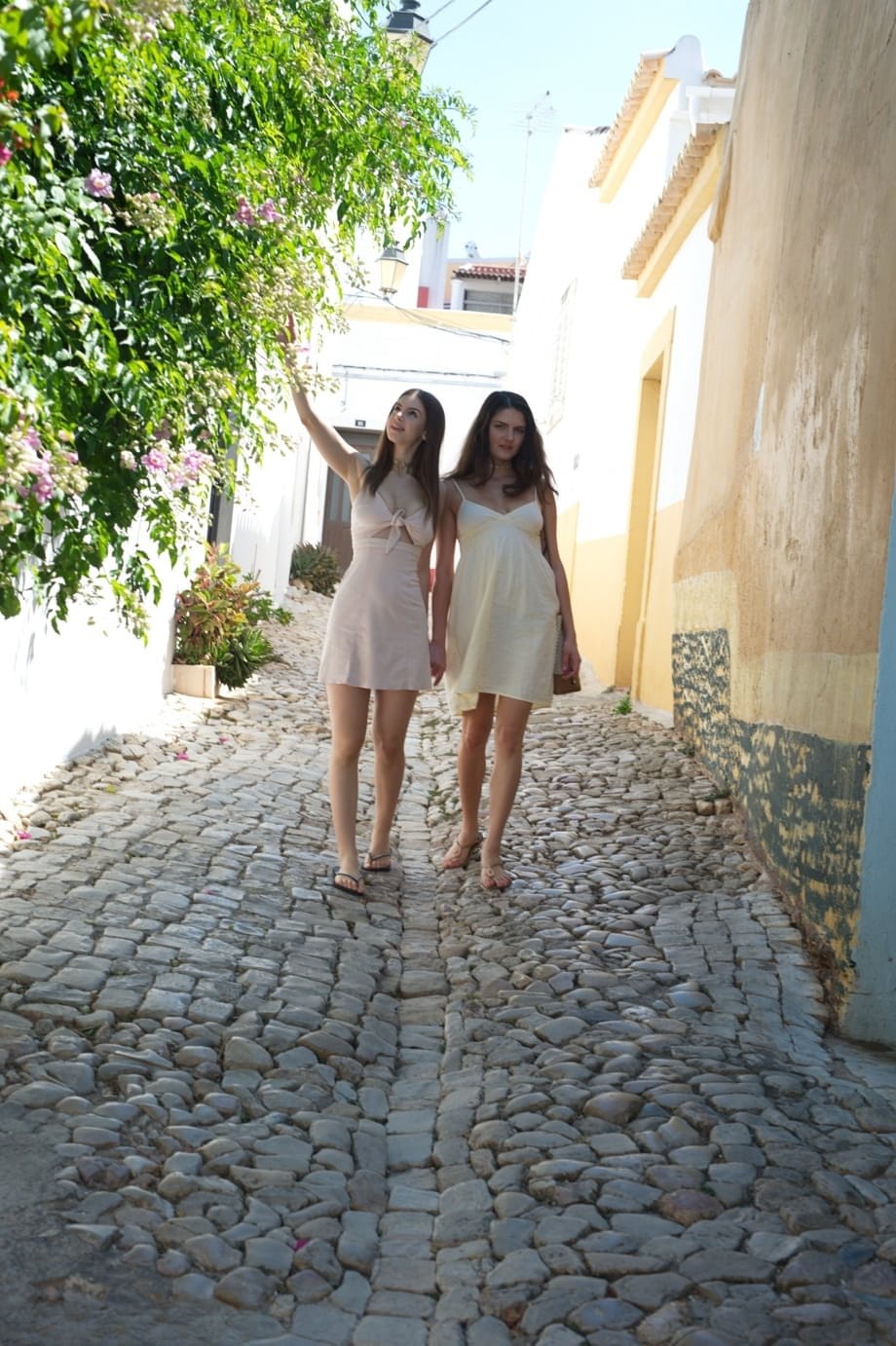 Lesbian lovers Francesca DiCaprio & Stella Cox flash upskirts while on holiday