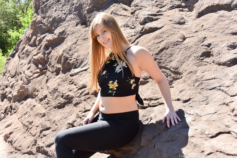 First timer shows her spread pussy after removing crop top and spandex pants
