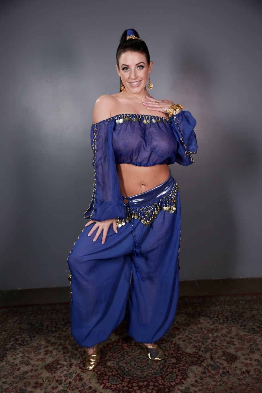 Sexy MILF releases her huge boobs and phat ass from a genie outfit