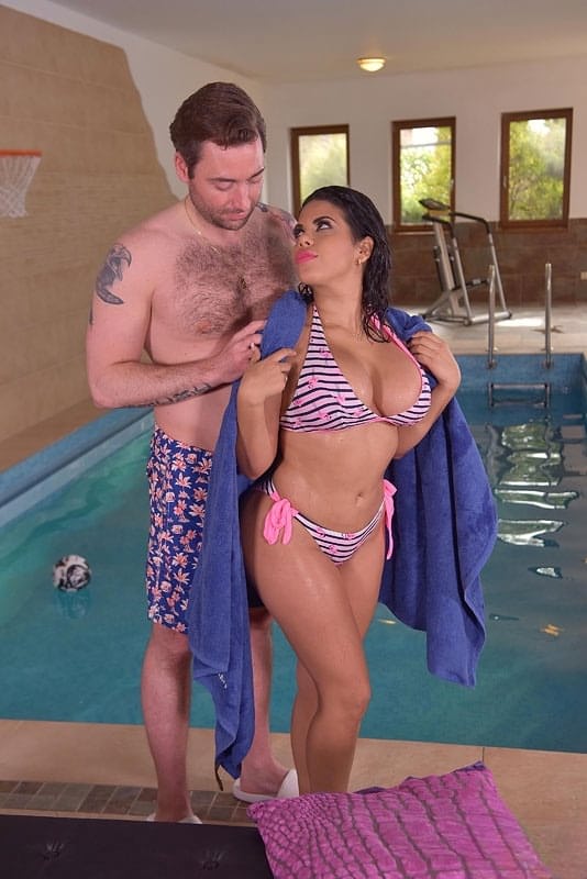 Thick Latina chick Kesha Ortega tits fucks a cock before sex after a swim