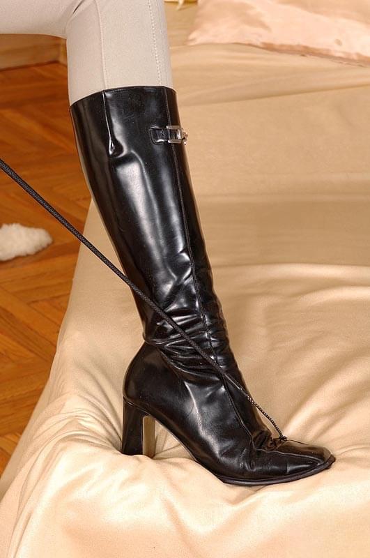 Zafira removes boots for foot worship before giving blowjob and footjob
