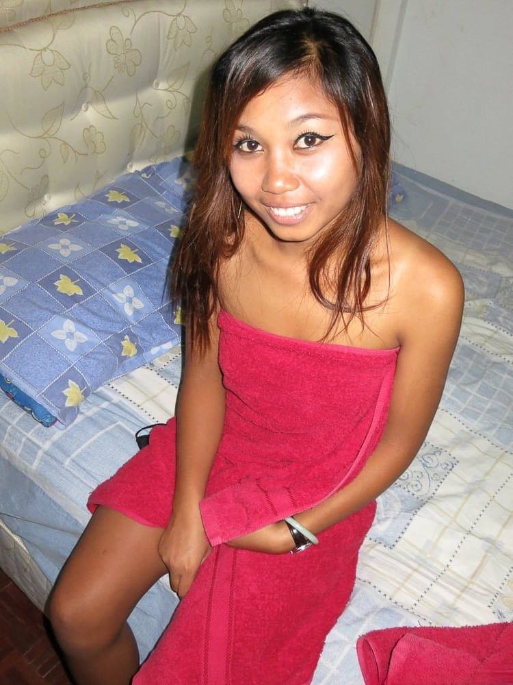 Hot young amateur Asian Jen goes bare ass up for hardcore doggystyle fucking