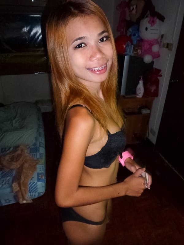 Sexy Thai gogo babe Klaus being missionary fucked in POV