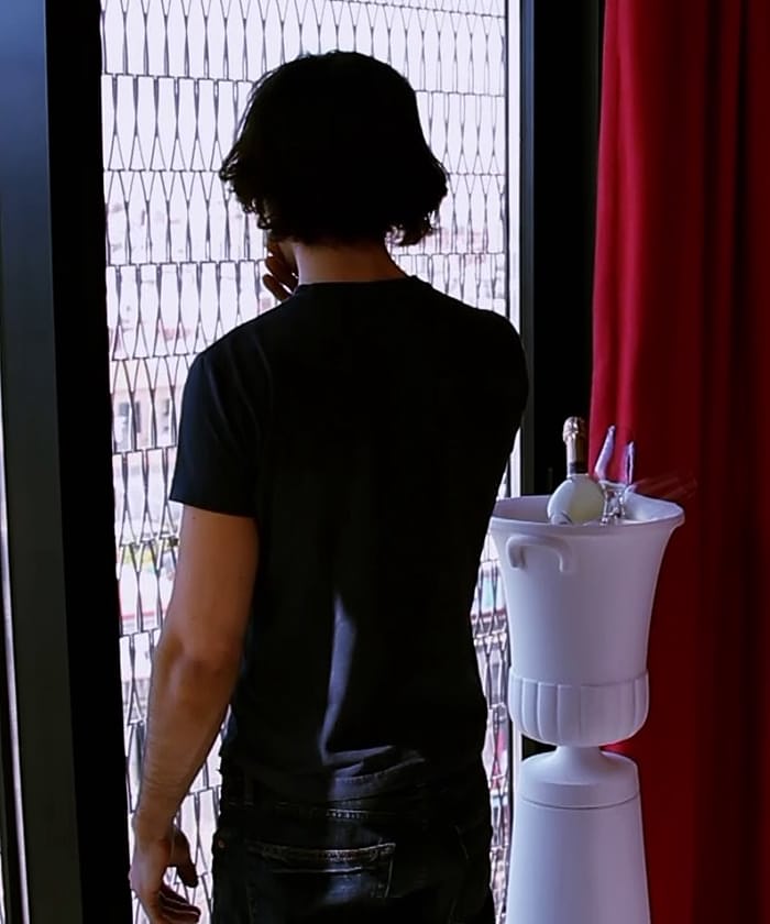 Cheating housewife hooks up with her younger love for a day of unbridled sex