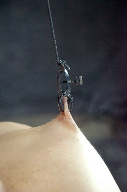 Brunette girl Wenona explores her sexual limits during extreme bondage games