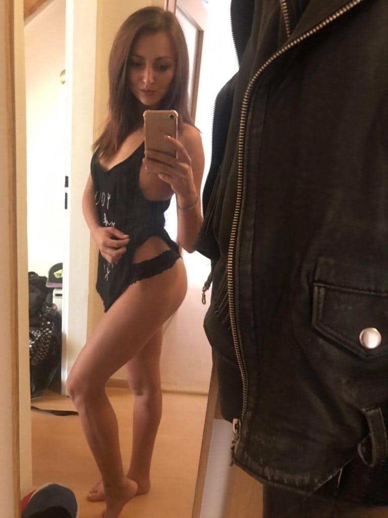 Hot solo girl takes mirror selfies to add to her dating profile