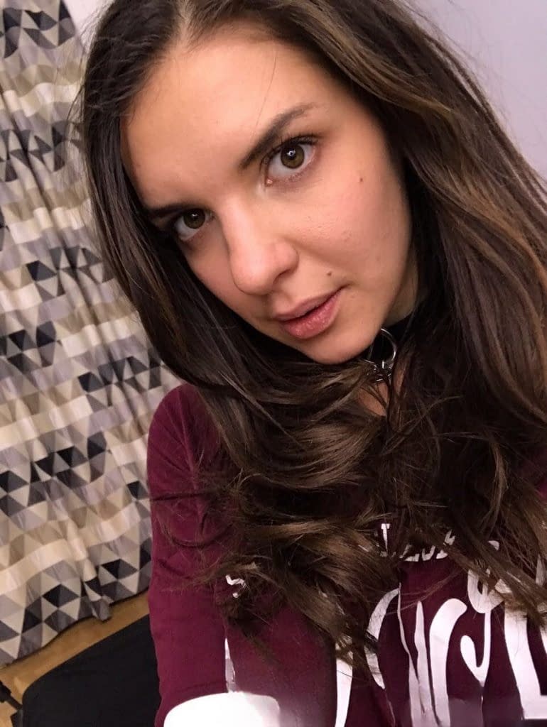 Russian teen Alina Henessy takes nude and non nude selfies during the day