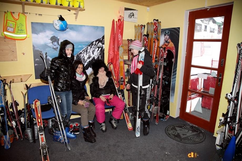 Best friends flash teen tits in the snow and enjoy hot ski lodge lesbian orgy