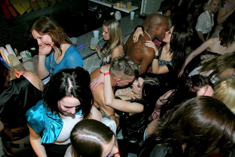Half naked sluts in high heels suck and fuck strippers at kinky club orgy